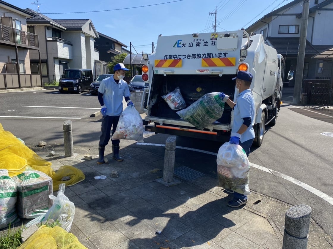 8：00　一般家庭ごみの収集